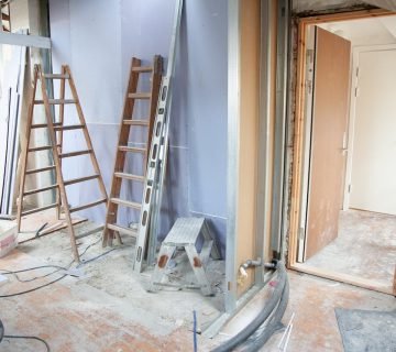 Waarom professionele veegmachines je kunnen helpen met klussen