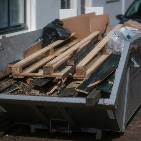 aflvalcontainer bij renovatie-min Afvalcontainer bij renovatie