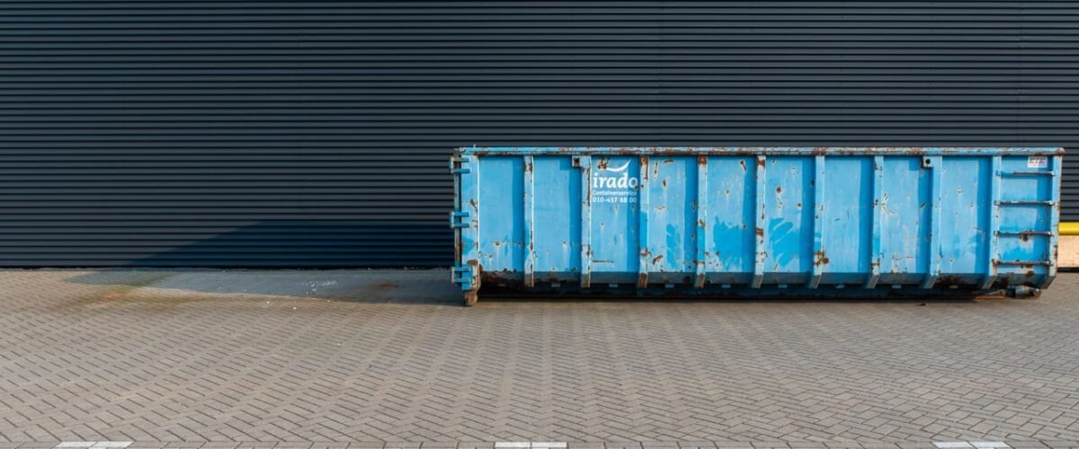 Slim omgaan met schroot en IBC containers bij je verbouwing