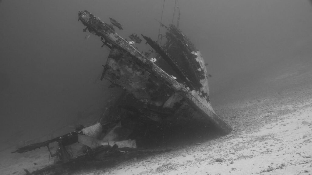 oude gezonken boot